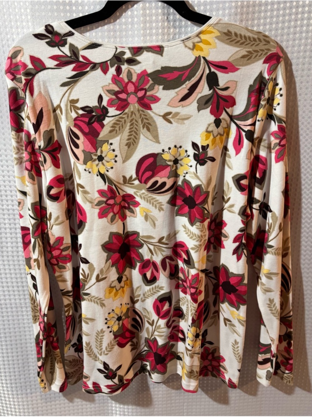 NWT Karen Scott XL Floral Long Sleeve Scoop Neck Top Cream Pink & Yellow Flowers - Picture 2 of 3